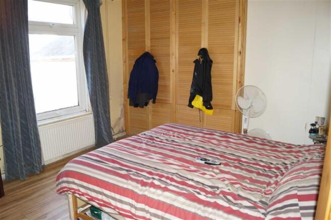 BEDROOM 1(REAR)