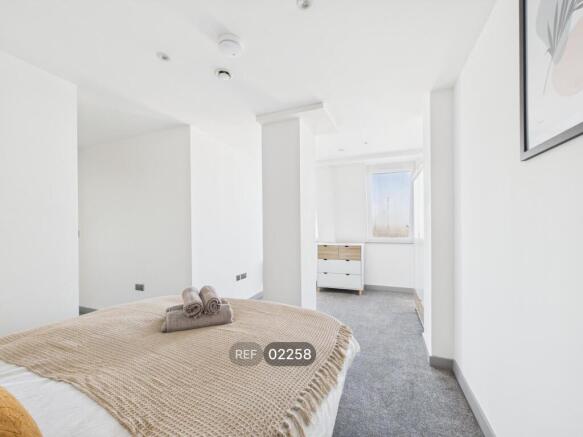 2 bed Apartment to rent Image 12