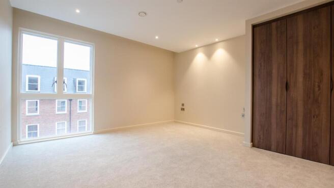 2 bed Apartment to rent Image 6