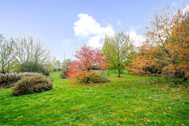 5 bed Detached for sale Image 11