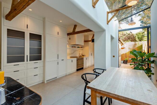 Kitchen/Dining