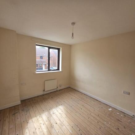 3 bed Semi-Detached for sale Image 8