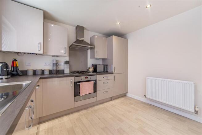 Lilac Crescent, Newcastle Upon Tyne, NE5 photo 4