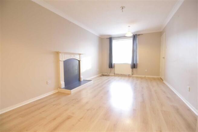 Lounge/Dining Area