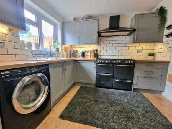 Kitchen 1.jpg