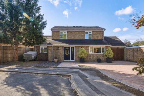 Woodford Close, Reading, RG4