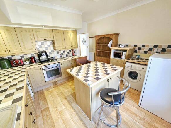 4 bed Block of Apartments for sale Image 4