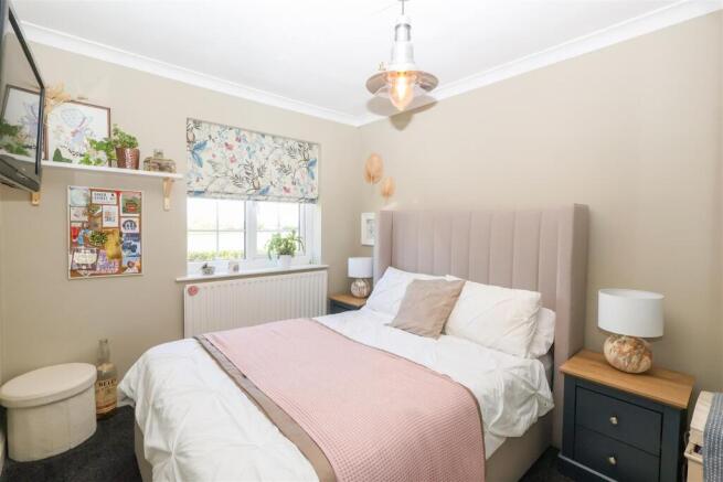 3 bed House for sale Image 6