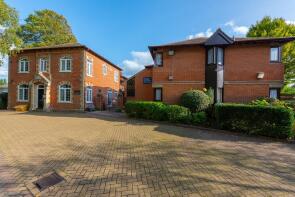 10, The Elms, Broom Way, Blackwater, Camberley GU17 9DW