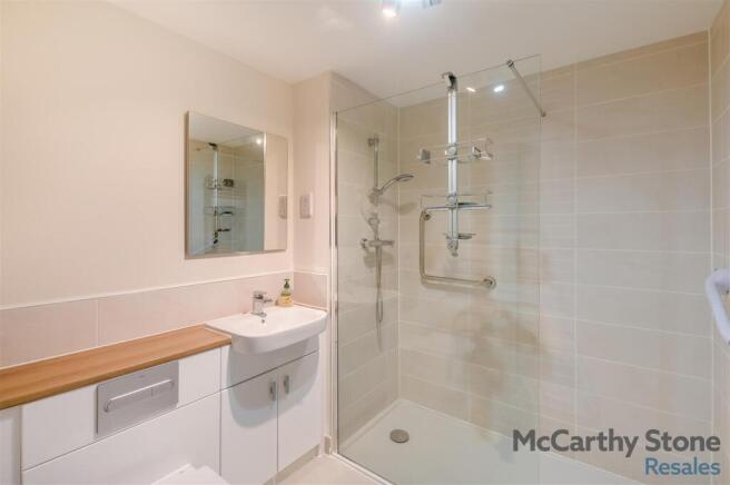 2 bed Apartment for sale Image 10