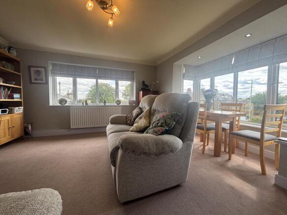 2 bed Apartment for sale Image 4