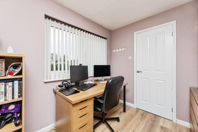 4 bed Detached for sale Image 11