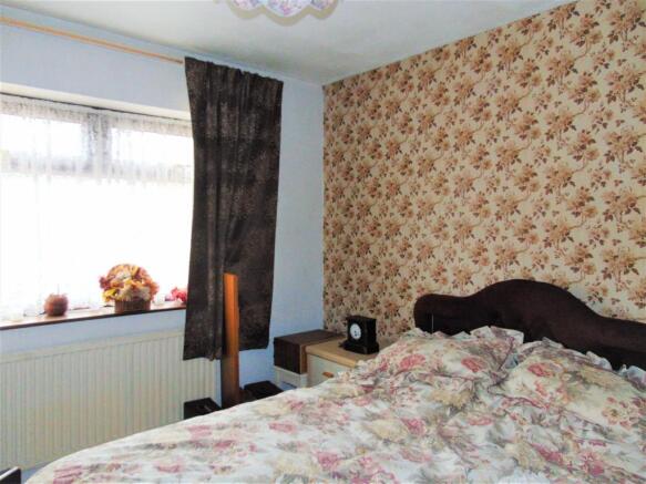 Bedroom 1.JPG