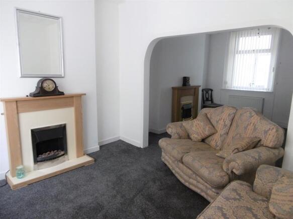 Lounge/Dining Room
