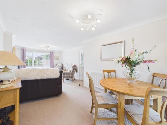 3 bed Detached for sale Image 12