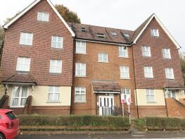Flat 14, Sandcroft Court, Garlands Road, Redhill RH1 6GZ
