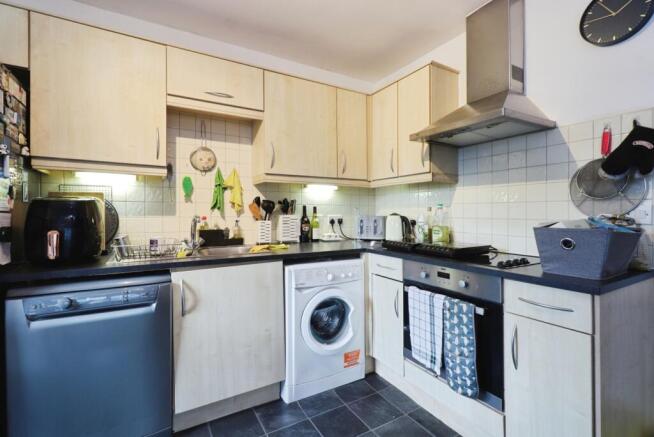 2 bed Apartment for sale Image 6