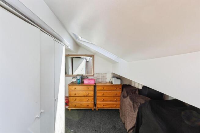 4 bed Terraced for sale Image 12