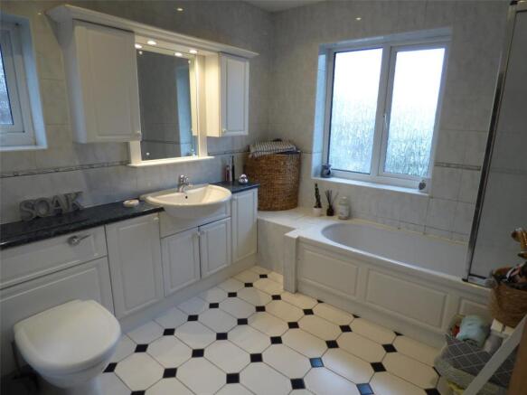 Fanmily Bathroom