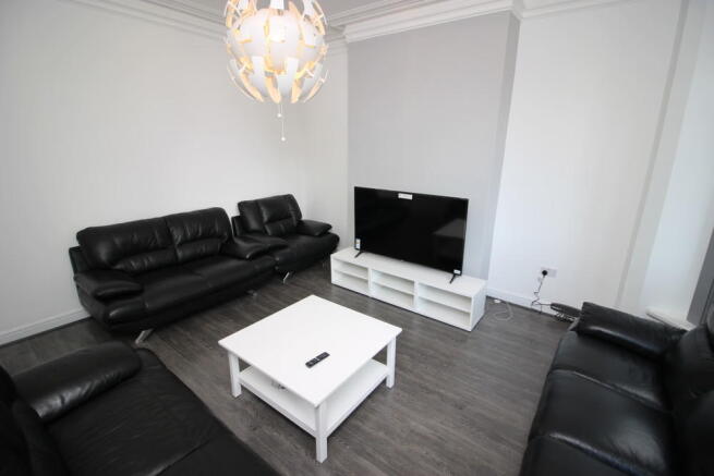 6 bed House Share to rent Image 4