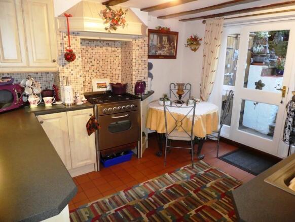 kitchen pic1.JPG