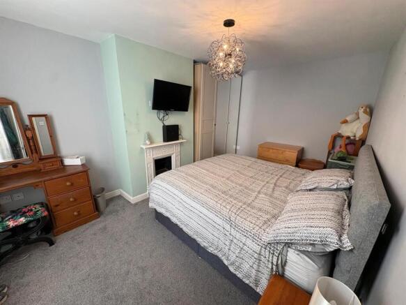 4 bed Terraced for sale Image 11