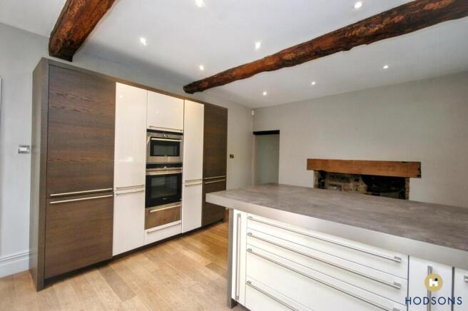 5 bed Semi-Detached for sale Image 4