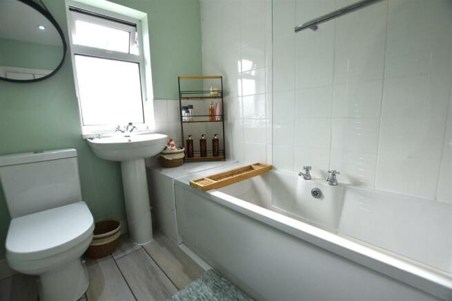 65 Windsor Avenue - bathroom.JPG