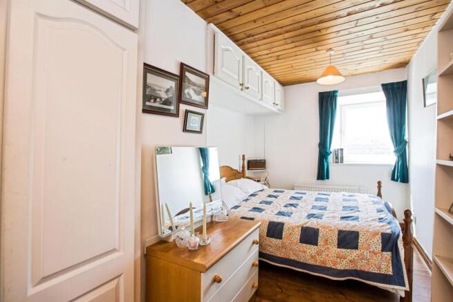 4 bed Semi-Detached for sale Image 7