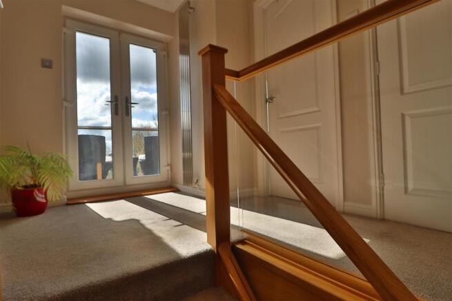 FIRST FLOOR LANDING