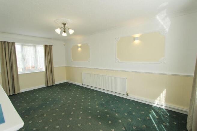 3 bed Semi-Detached to rent Image 6