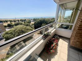 30, Lingfield Court, Blount Road, Portsmouth PO1 2TB
