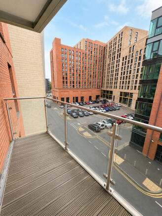 2 bed Apartment for sale Image 12