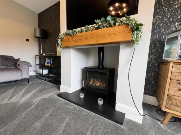 4 bed House for sale Image 4