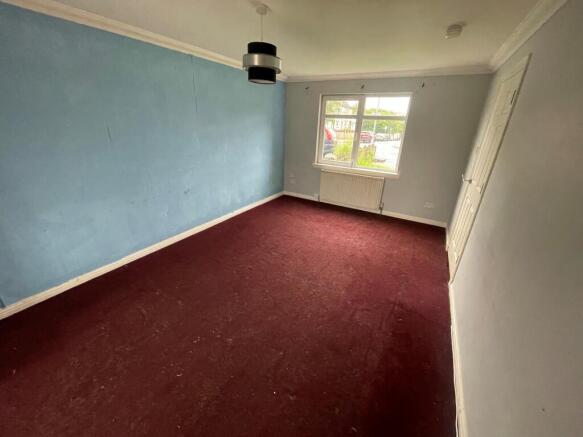 Lounge 4.9m x 3.2m