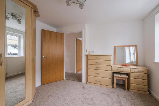 2 bed Apartment for sale Image 12