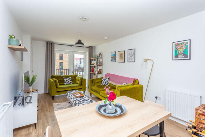 22/2 Margaret Thomson Crescent, Edinburgh, EH6 7FE photo 4