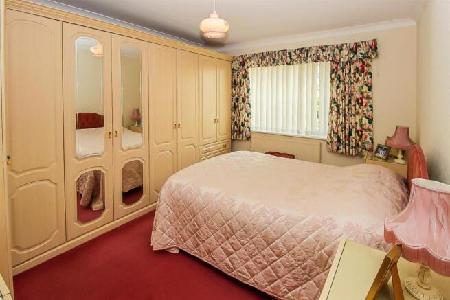 2 bed Semi-Detached Bungalow for sale Image 6