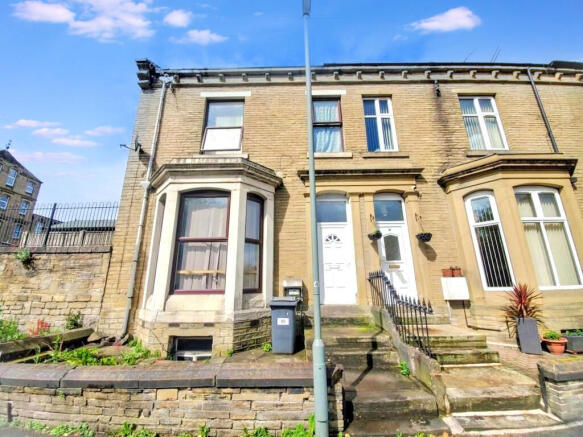5 bed Terraced for sale in huddersfield