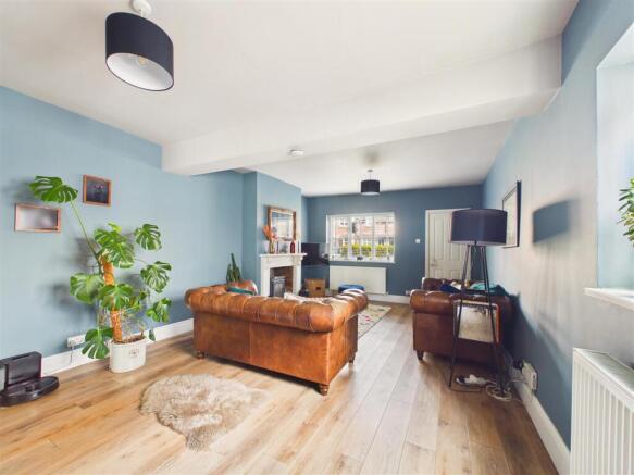 CAM03303G0-PR0356-STILL005.jpg