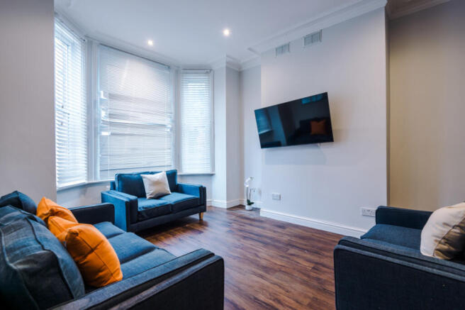 17 Cawdor Road, Living Room 3