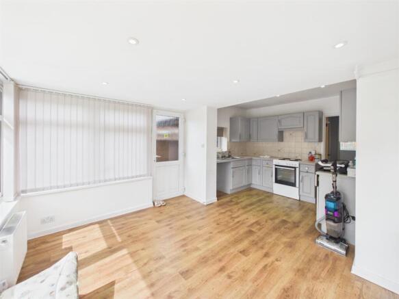 Kitchen/Living Area