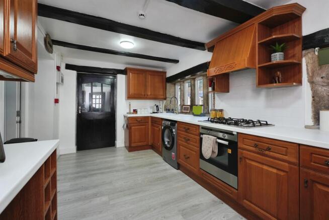 4 bed Detached for sale Image 4