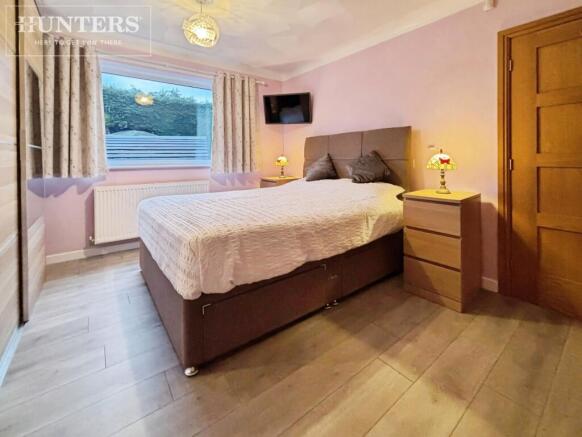 4 bed Detached Bungalow for sale Image 11