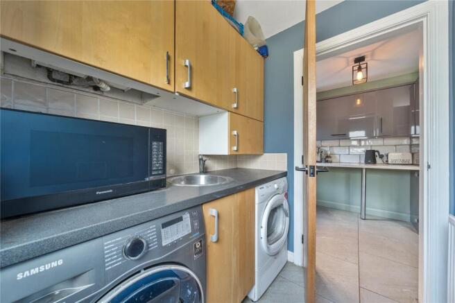 4 bed Detached for sale Image 11