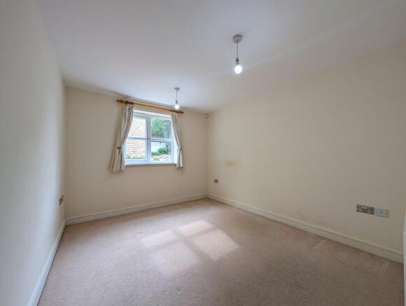 2 bed Apartment for sale Image 6