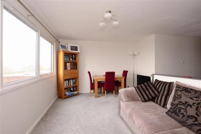 Kitchen / Lounge Area