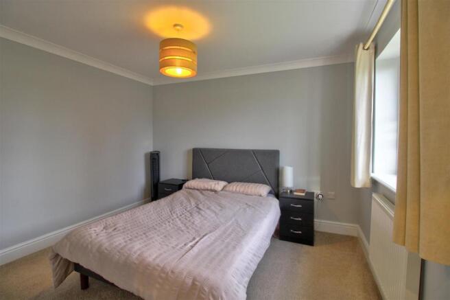 Master bedroom (2).jpg