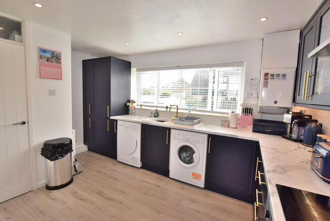 3 bed Semi-Detached for sale Image 5