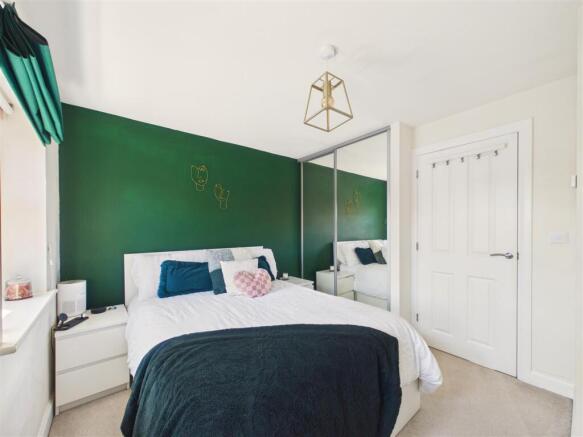 3 bed Semi-Detached for sale Image 7